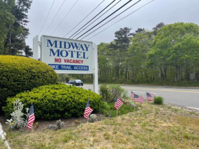  Midway Motel & Cottages  Истам